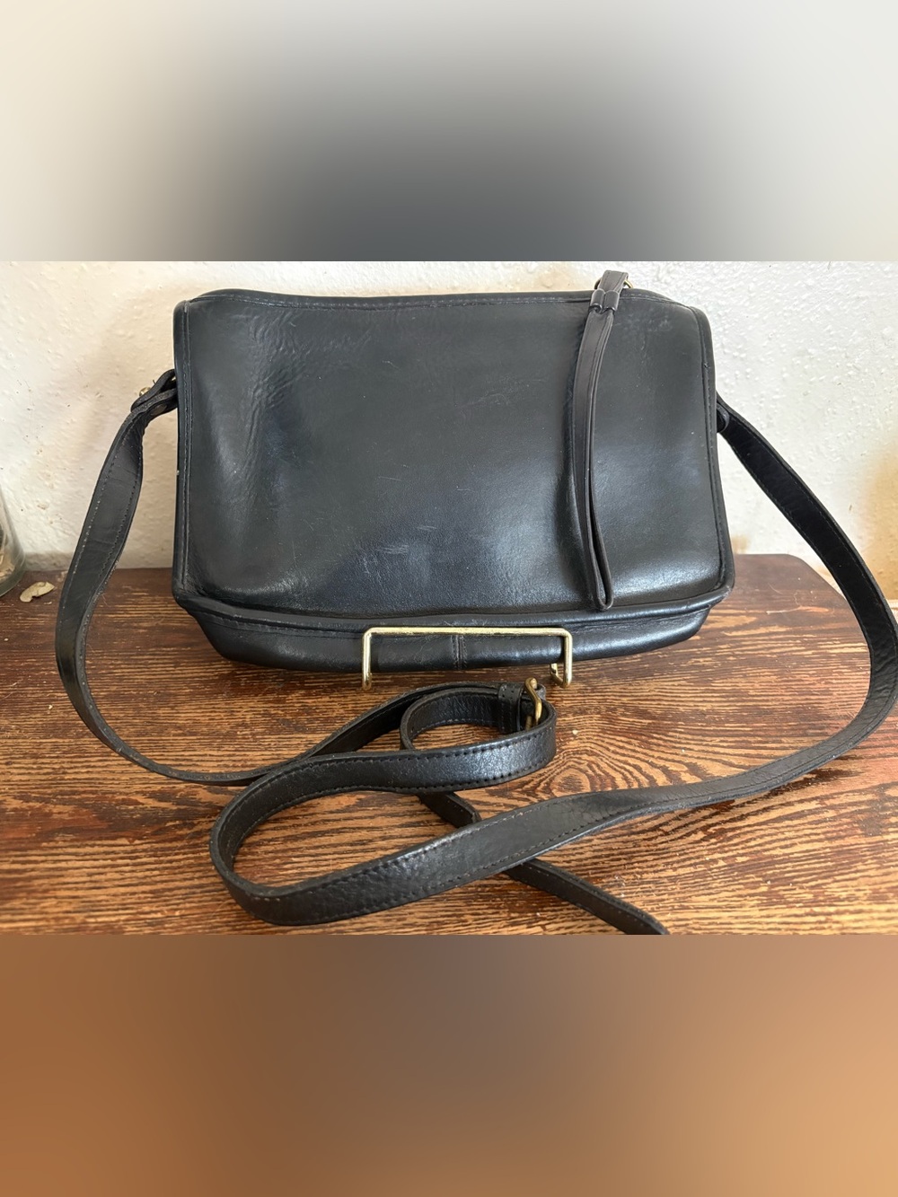 VINTAGE COACH 228-3513 black Leather Crossbody Bag 10x7x2” Gold Turn lock RARE